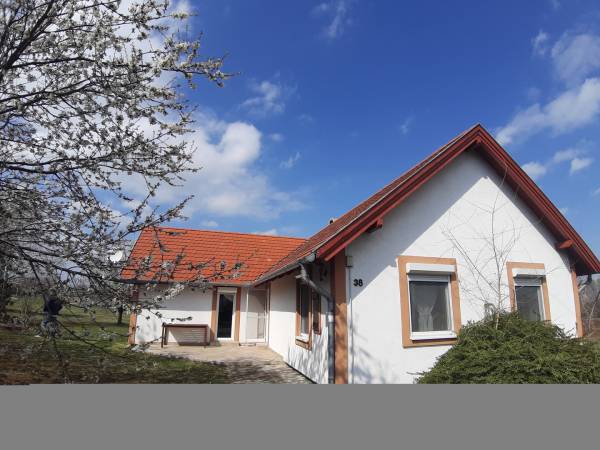 eladó családi ház, Balatonberény