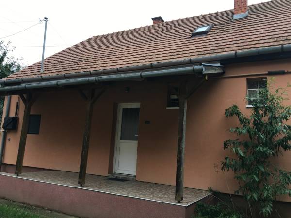 eladó családi ház, Juta