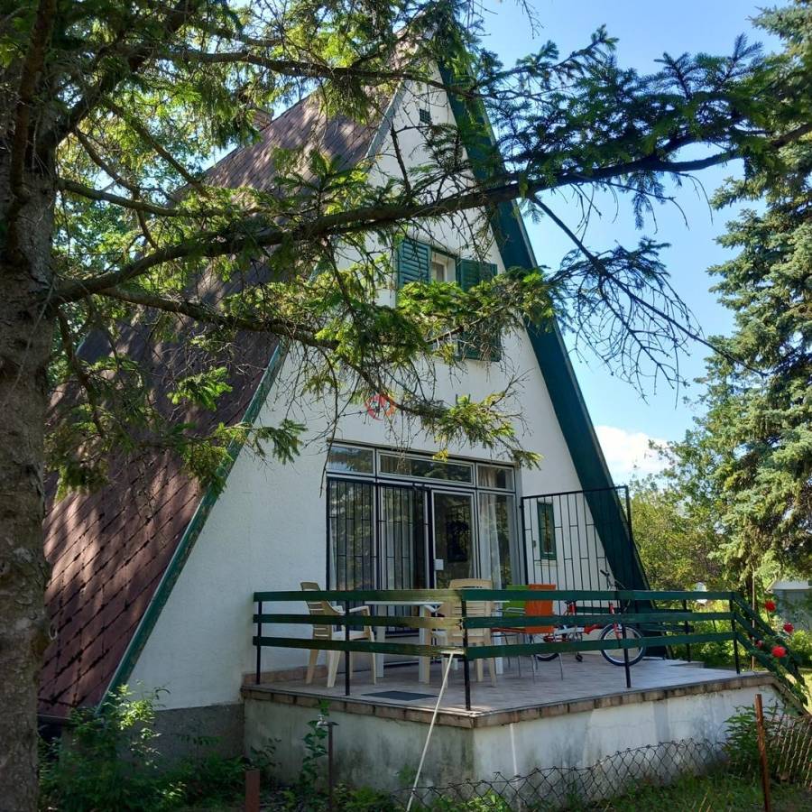 eladó nyaraló, Balatonfenyves